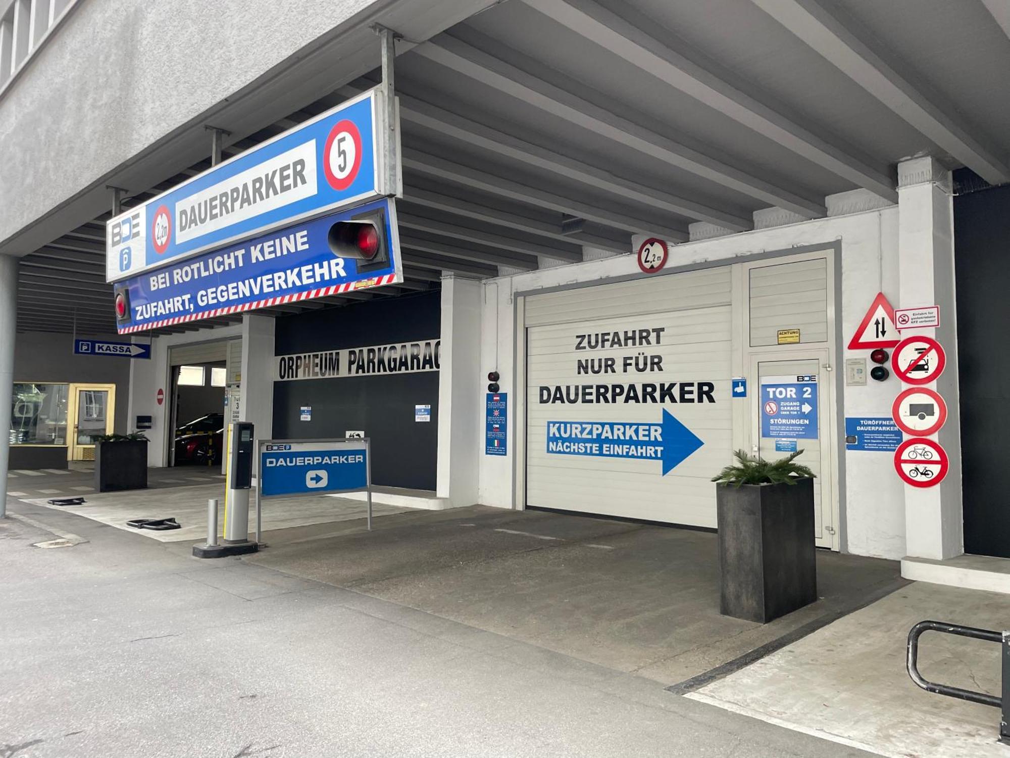 Apstay City Center Deluxe ǀ Free Parking ǀ Self Check-In Graz Buitenkant foto