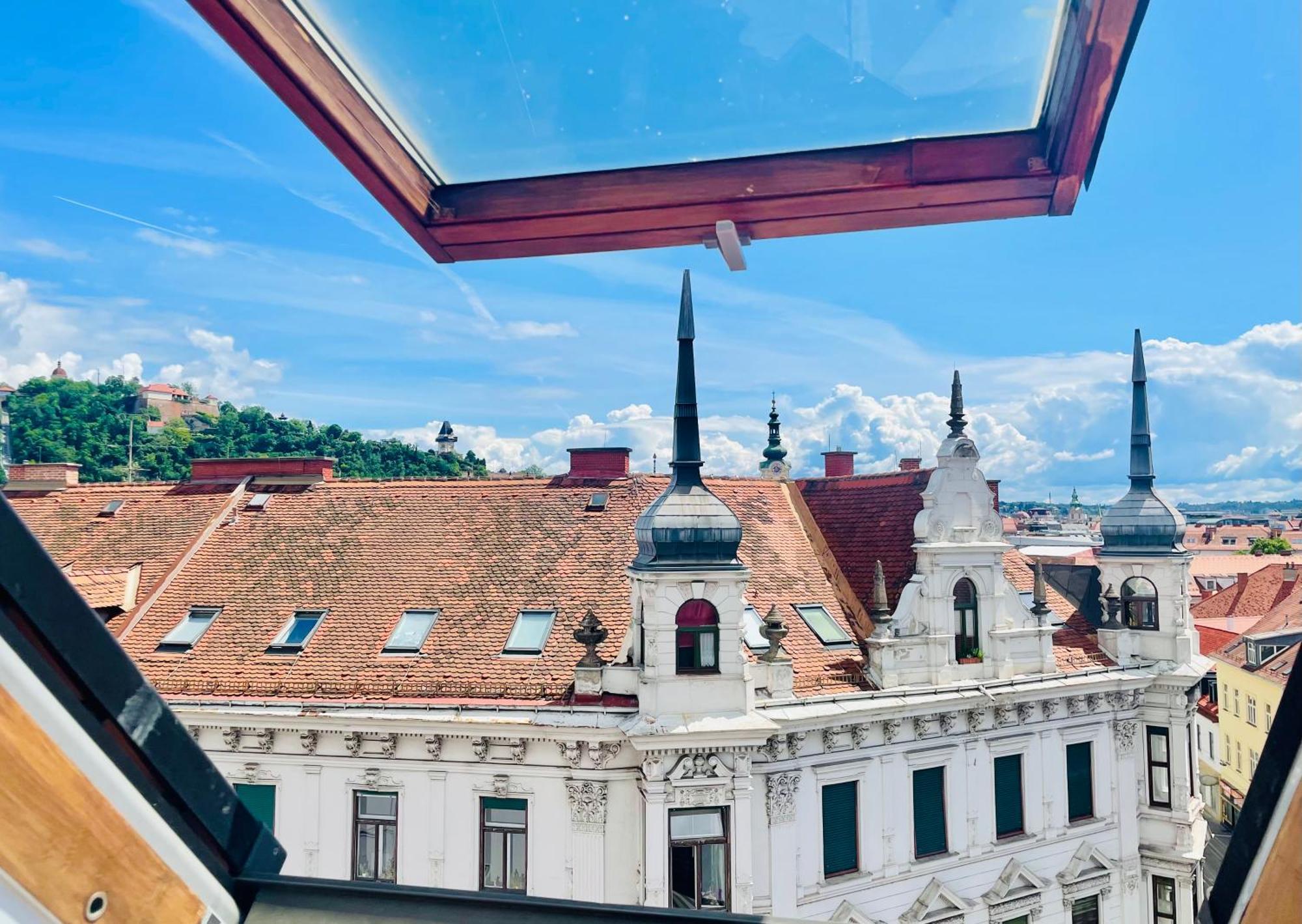 Apstay City Center Deluxe ǀ Free Parking ǀ Self Check-In Graz Buitenkant foto