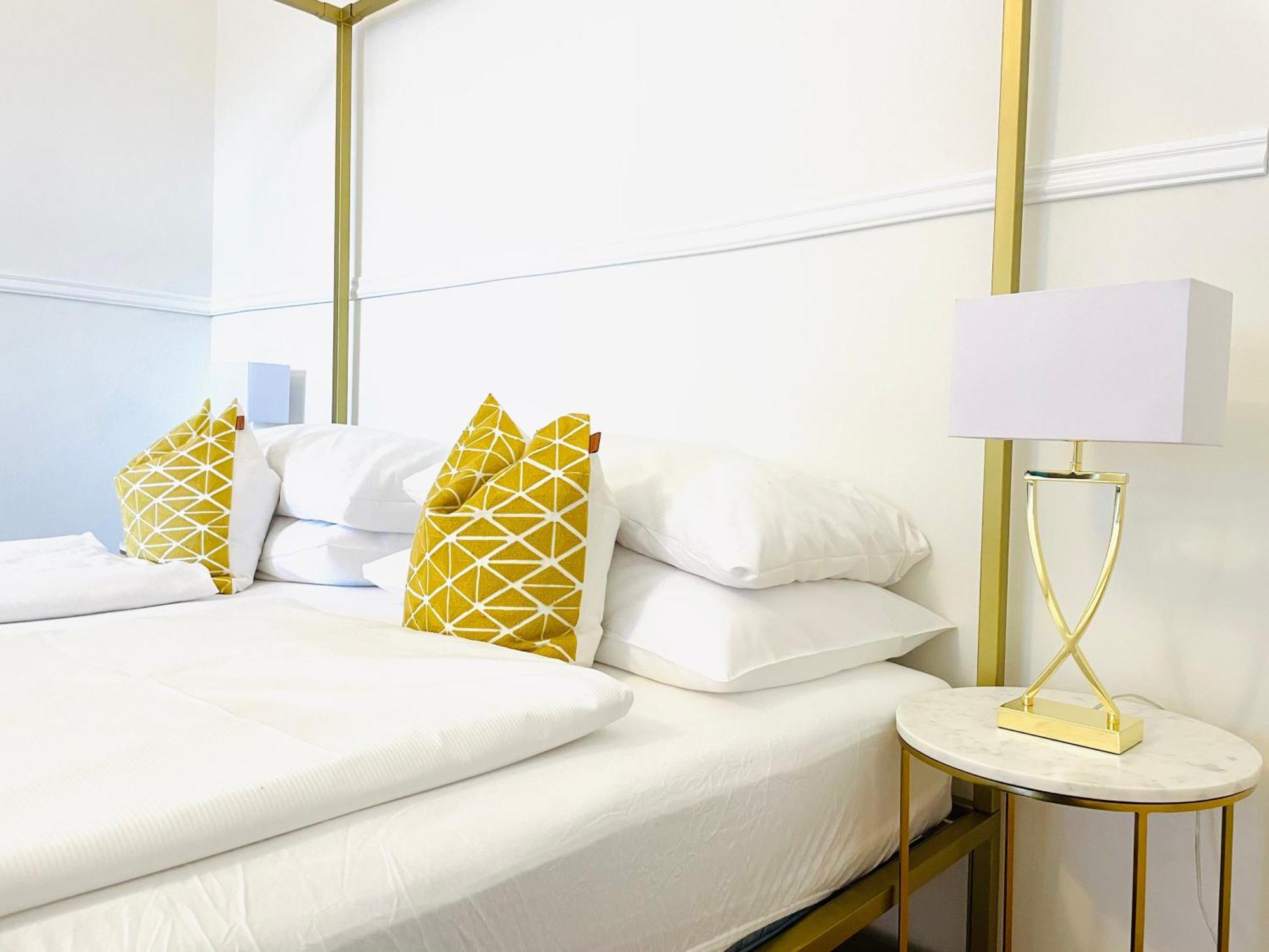 Apstay City Center Deluxe ǀ Free Parking ǀ Self Check-In Graz Buitenkant foto