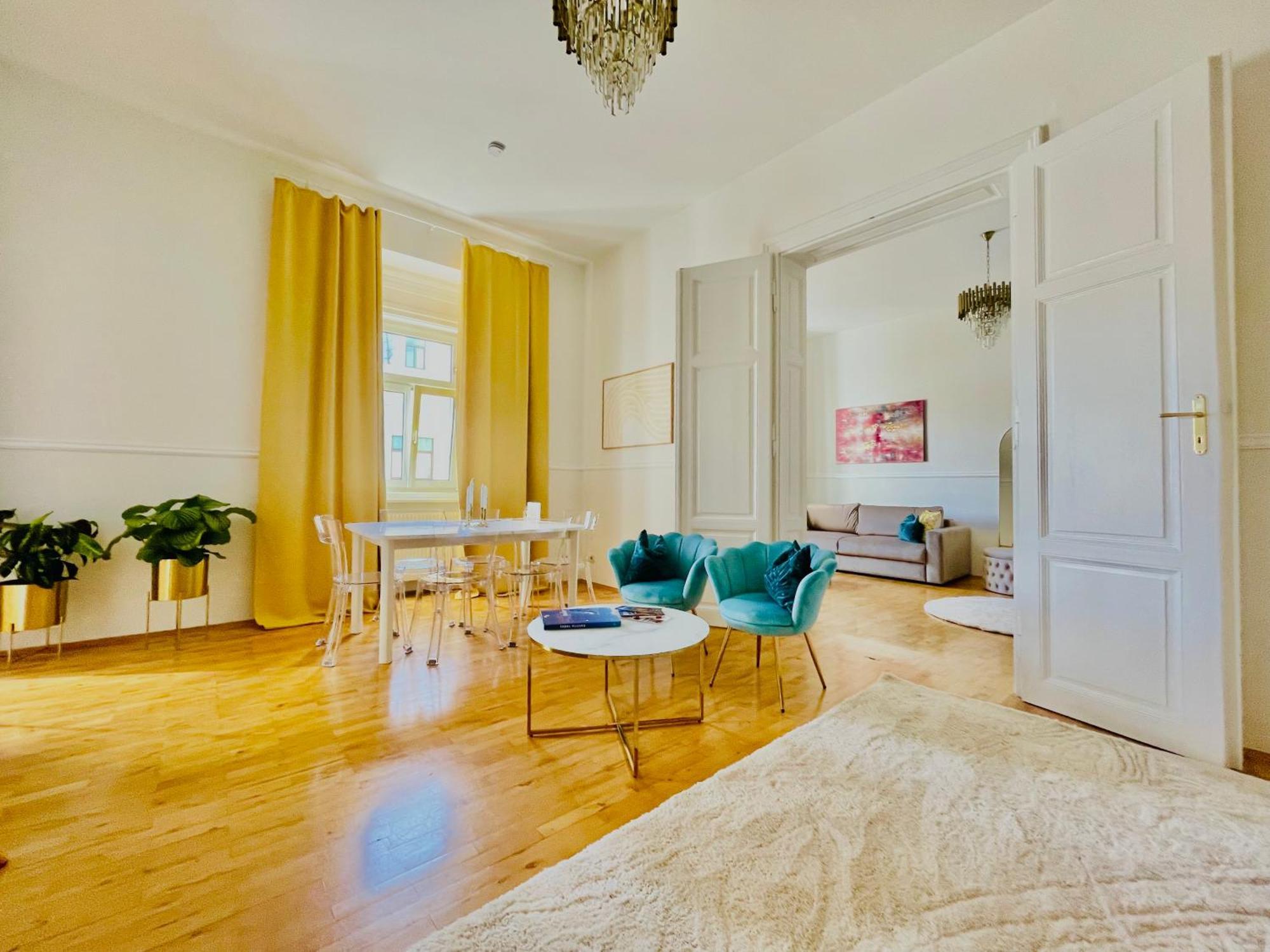 Apstay City Center Deluxe ǀ Free Parking ǀ Self Check-In Graz Buitenkant foto