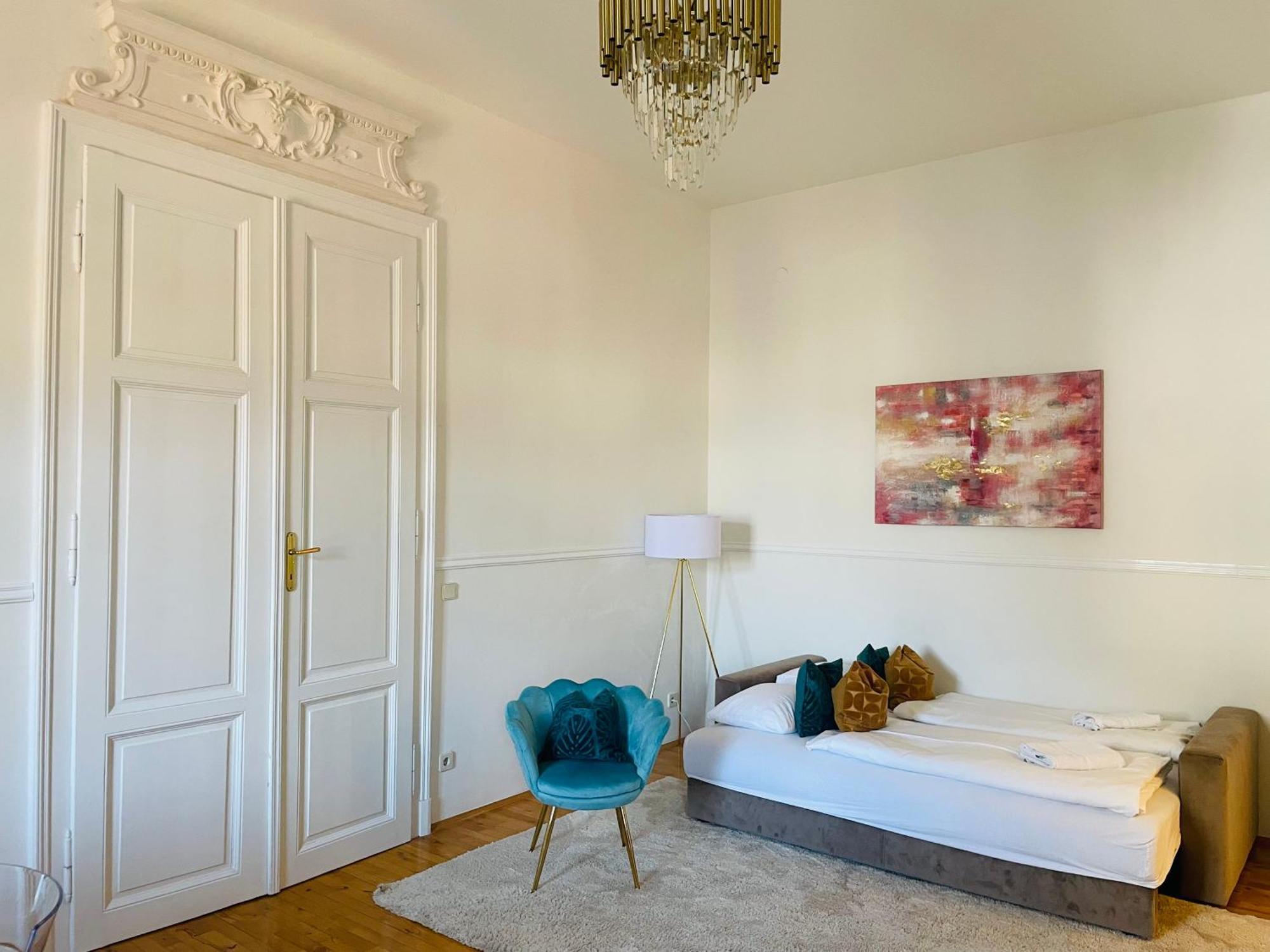 Apstay City Center Deluxe ǀ Free Parking ǀ Self Check-In Graz Buitenkant foto